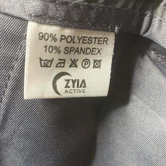 Zyia Active Wm’s Sm Grey Clubhouse Active Stretch Athletic Zip Shorts - Picture 4 of 4